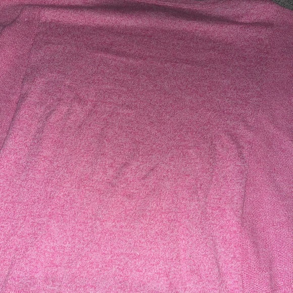 AEO Pink Crew Thin Sweater. - Picture 4 of 4